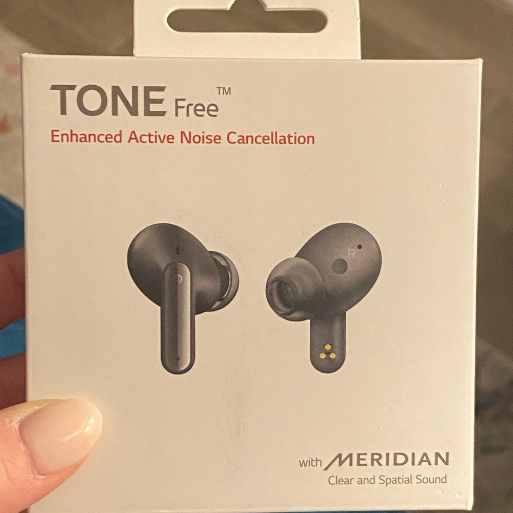 LG ear buds brand new.